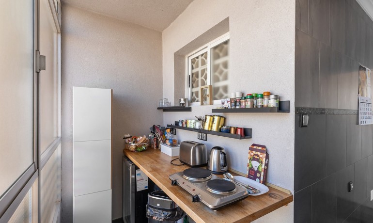 Sale - Apartment / Flat -
Daya Nueva