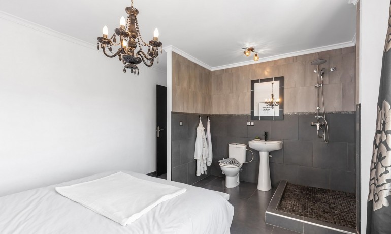 Sale - Apartment / Flat -
Daya Nueva