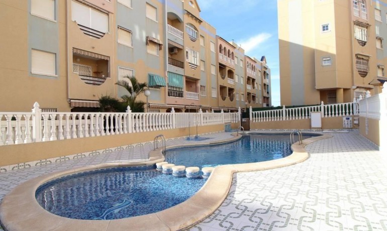 Herverkoop - Appartement / Flat -
Torrevieja* - La Mata pueblo