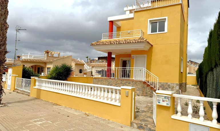 Herverkoop - Villa -
Cuidad Quesada* - Ciudad Quesada