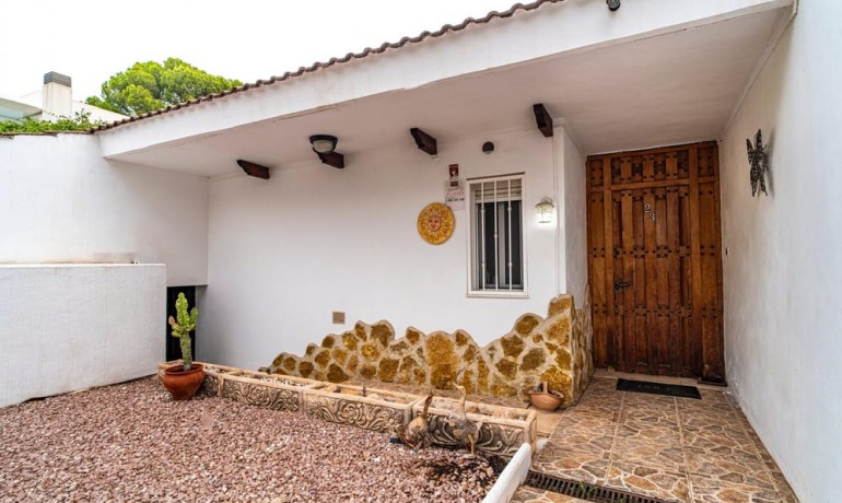 Herverkoop - Villa -
Villamartin