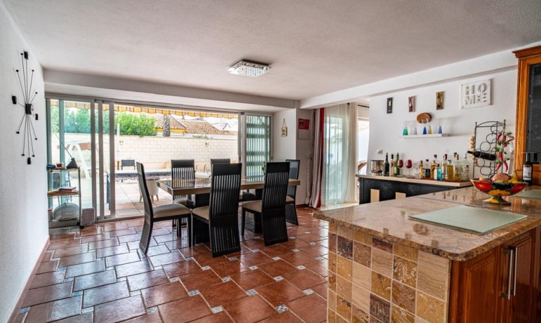 Herverkoop - Villa -
Villamartin