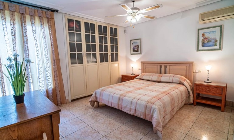 Herverkoop - Villa -
Villamartin