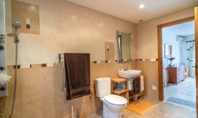 Herverkoop - Villa -
Villamartin