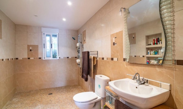 Herverkoop - Villa -
Villamartin