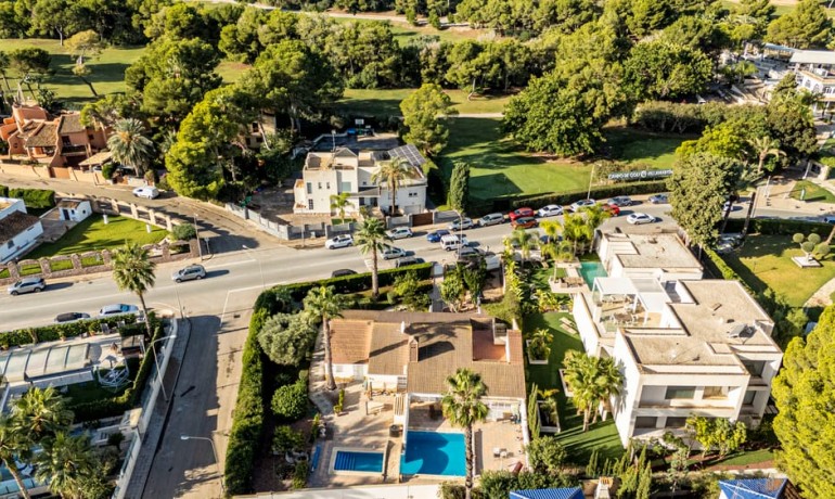 Herverkoop - Villa -
Villamartin