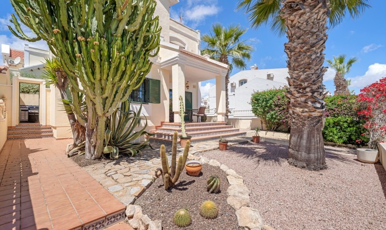 Revente - Villa -
Orihuela Costa* - Los Dolses*