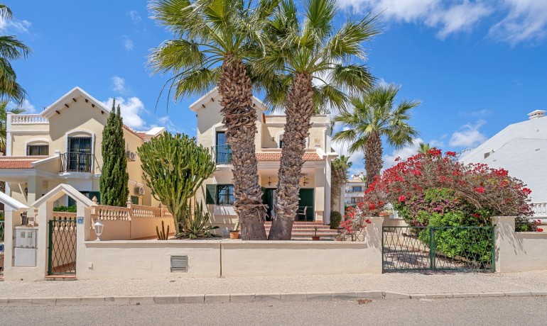 Revente - Villa -
Orihuela Costa* - Los Dolses*