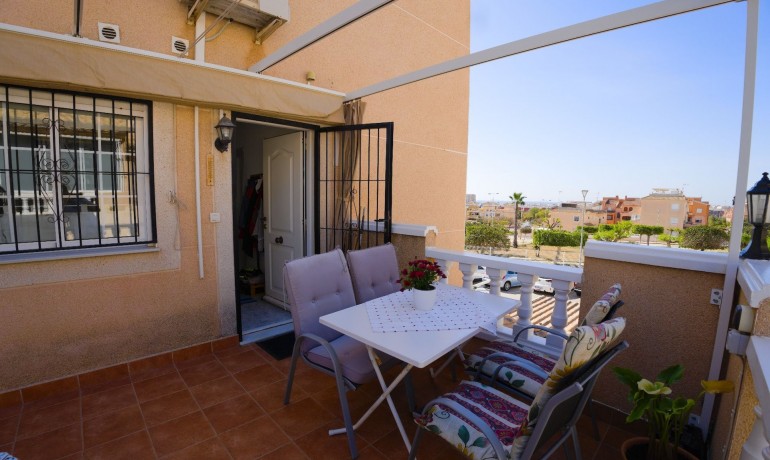 Venta - Casa -
Torrevieja
