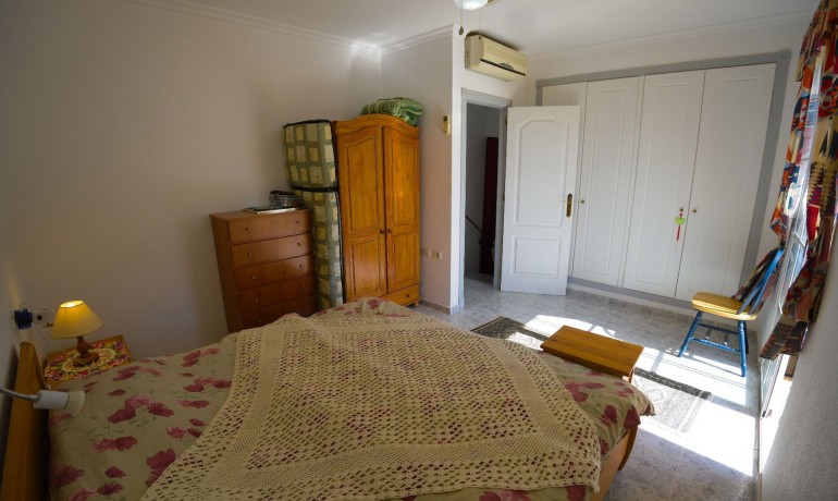 Venta - Casa -
Torrevieja