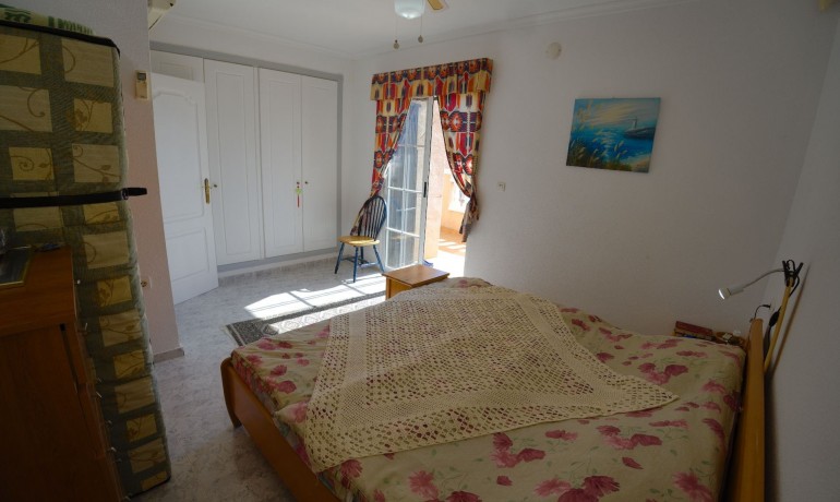 Venta - Casa -
Torrevieja