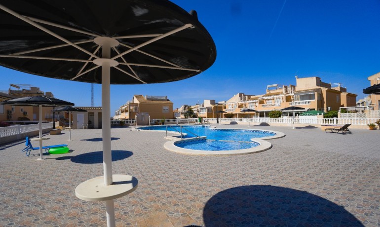Venta - Casa -
Torrevieja