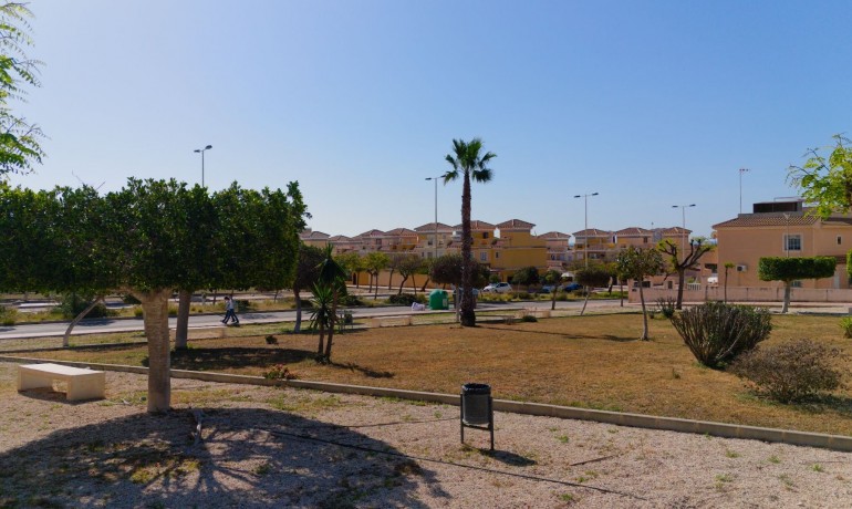 Venta - Casa -
Torrevieja