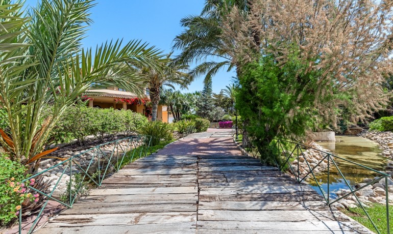 Herverkoop - Villa -
Elche* - Elche/Elx