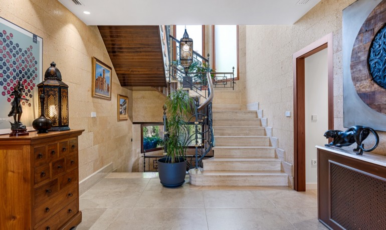 Herverkoop - Villa -
Elche* - Elche/Elx