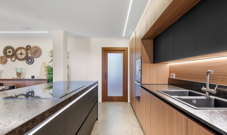 Herverkoop - Villa -
Elche* - Elche/Elx