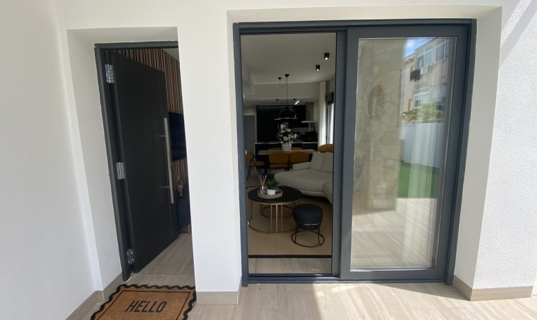 Sale - Apartment / Flat -
Punta Prima* - Punta Prima