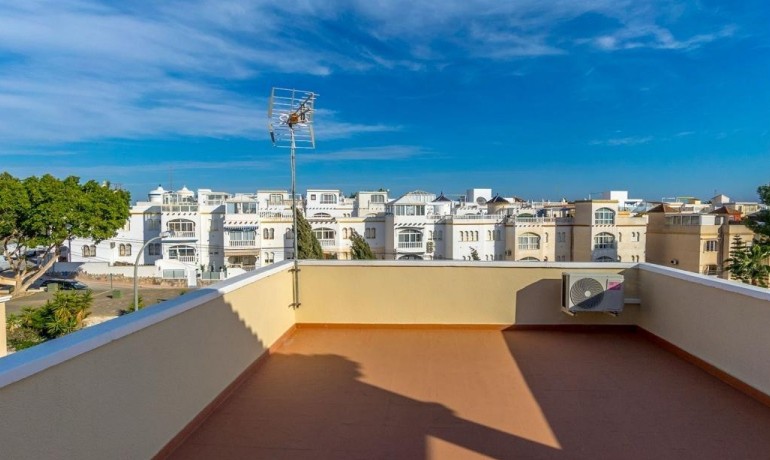 Herverkoop - Villa -
Orihuela Costa* - Villamartin*