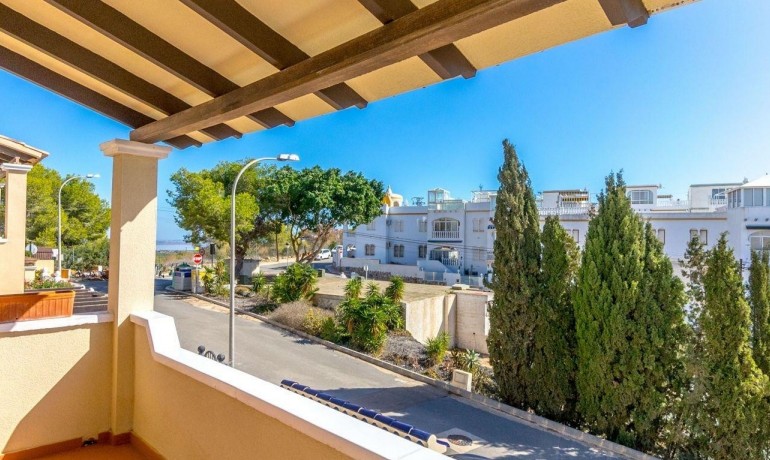 Herverkoop - Villa -
Orihuela Costa* - Villamartin*