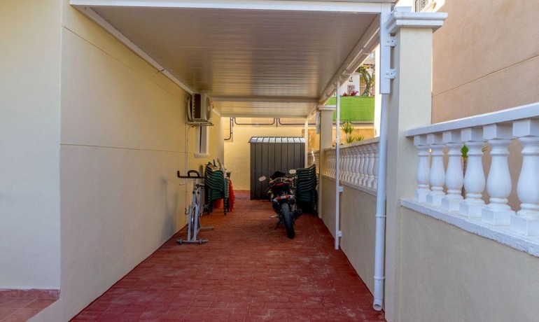 Herverkoop - Villa -
Orihuela Costa* - Villamartin*