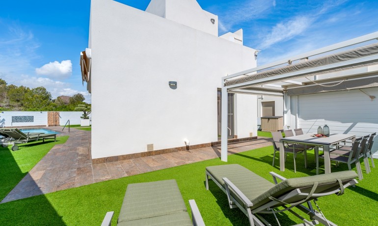 Revente - Villa -
Orihuela Costa* - Pau 8*