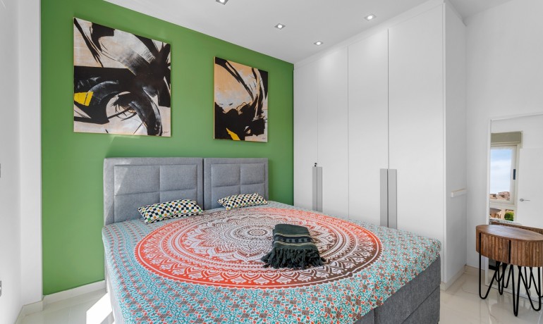 Revente - Villa -
Orihuela Costa* - Pau 8*