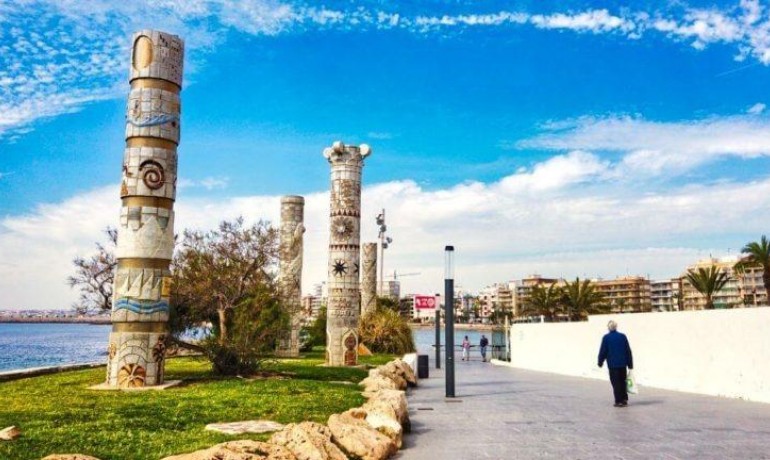 Nieuwbouw - Appartement / Flat -
Torrevieja* - Centro