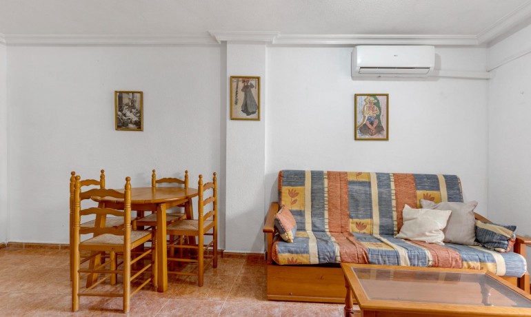 Herverkoop - Appartement / Flat -
Torrevieja* - Estacion de autobuses