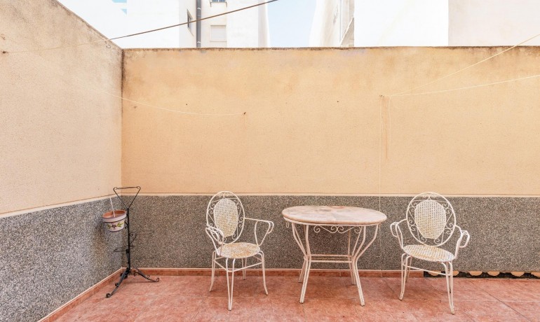 Herverkoop - Appartement / Flat -
Torrevieja* - Estacion de autobuses