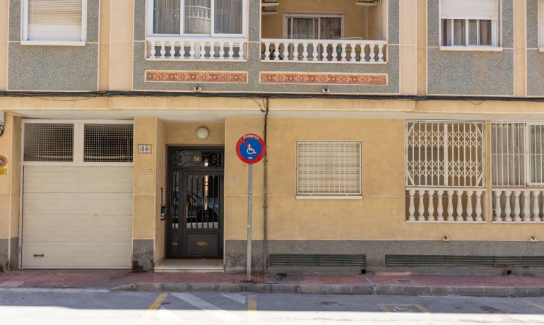 Herverkoop - Appartement / Flat -
Torrevieja* - Estacion de autobuses