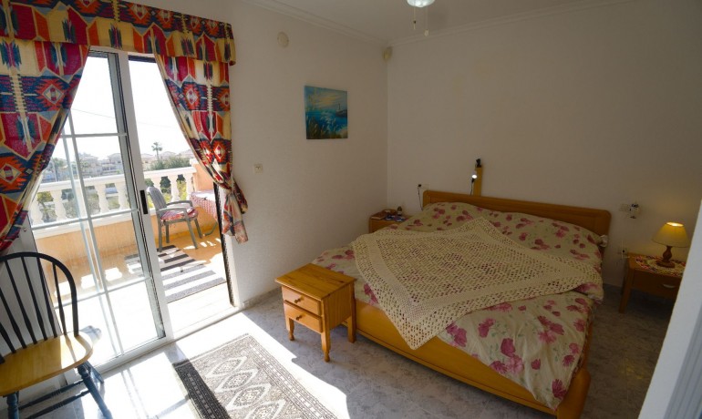 Sale - House -
Torrevieja* - Torrevieja
