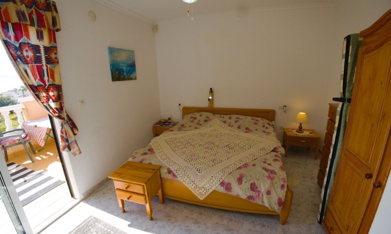 Sale - House -
Torrevieja* - Torrevieja