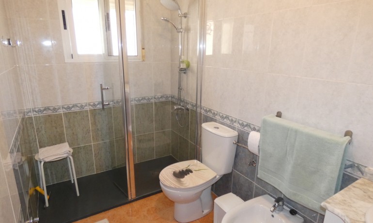 Herverkoop - Huis -
Algorfa* - Algorfa