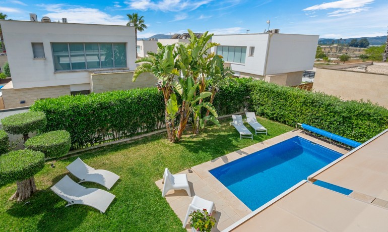 Herverkoop - Villa -
Orihuela* - Vistabella Golf