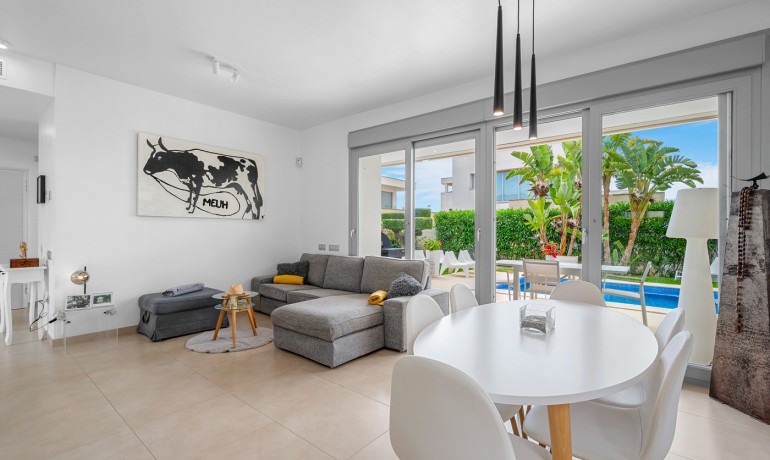 Herverkoop - Villa -
Orihuela* - Vistabella Golf