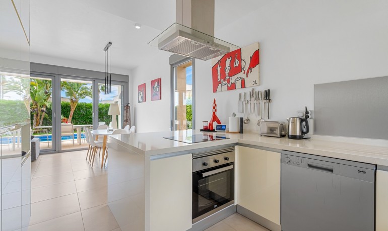 Herverkoop - Villa -
Orihuela* - Vistabella Golf