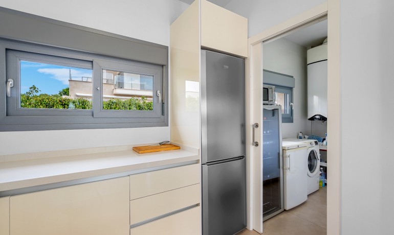 Herverkoop - Villa -
Orihuela* - Vistabella Golf