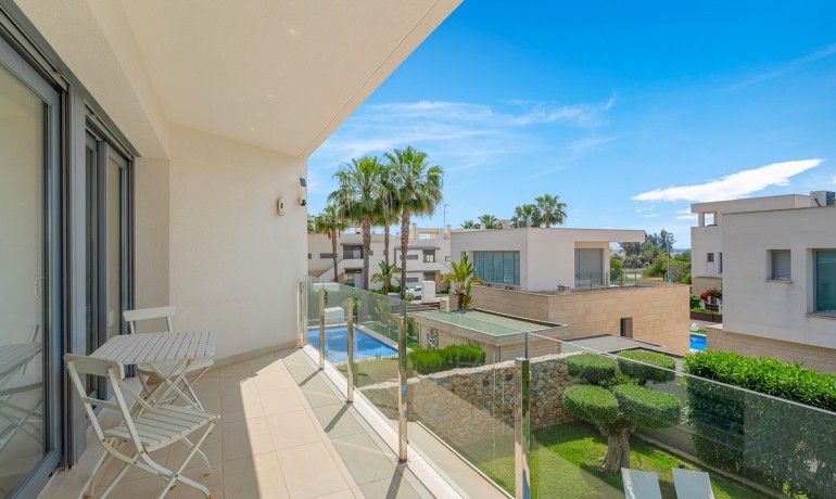 Herverkoop - Villa -
Orihuela* - Vistabella Golf