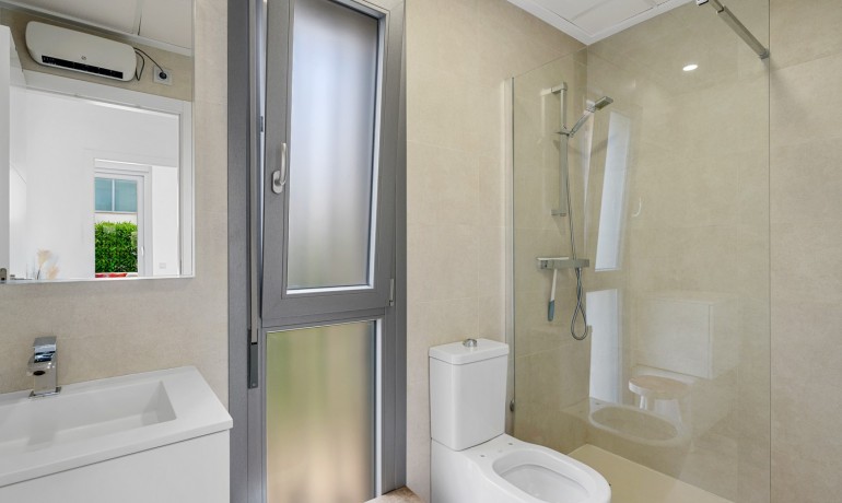 Herverkoop - Villa -
Orihuela* - Vistabella Golf