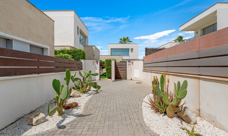 Herverkoop - Villa -
Orihuela* - Vistabella Golf