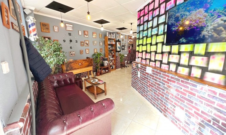 Revente - Commercial -
Guardamar del Segura* - Guardamar del Segura