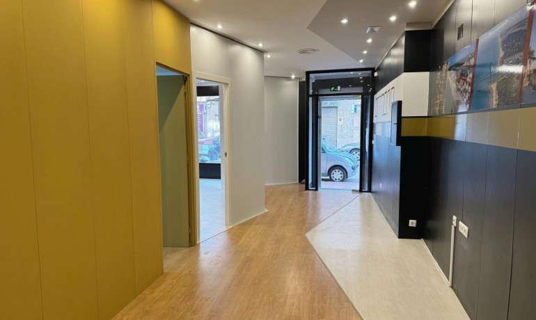 Revente - Commercial -
Guardamar del Segura* - Guardamar del Segura