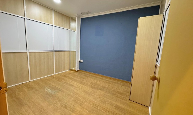 Revente - Commercial -
Guardamar del Segura* - Guardamar del Segura