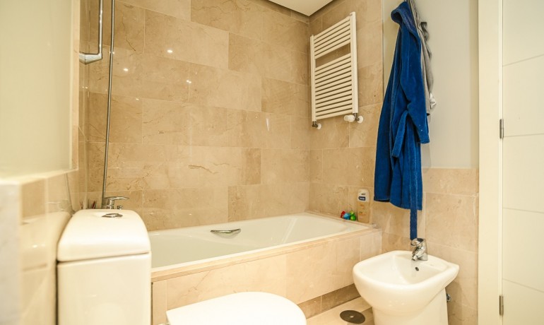 Herverkoop - Villa -
San Miguel de Salinas* - Las Colinas Golf