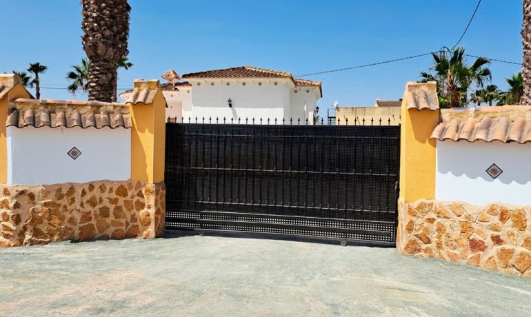 Herverkoop - Finca / Landgoed -
Catral* - Catral - Country