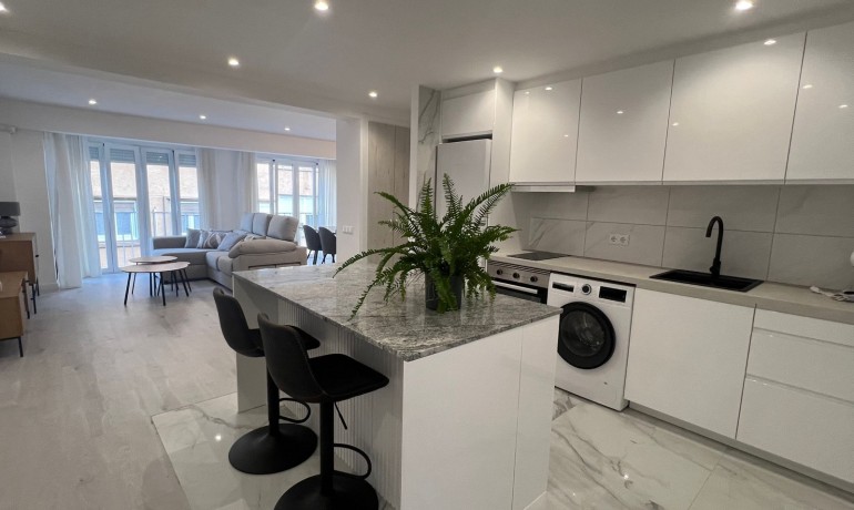 Revente - Appartement / Flat -
Torrevieja* - Torrevieja