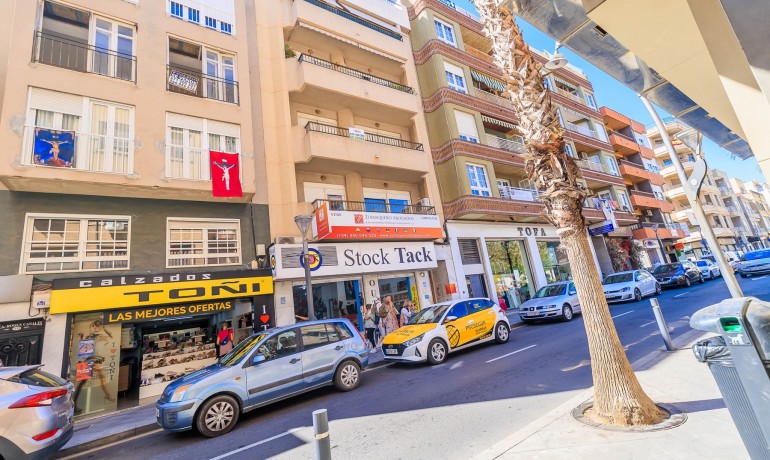 Revente - Appartement / Flat -
Torrevieja* - Torrevieja