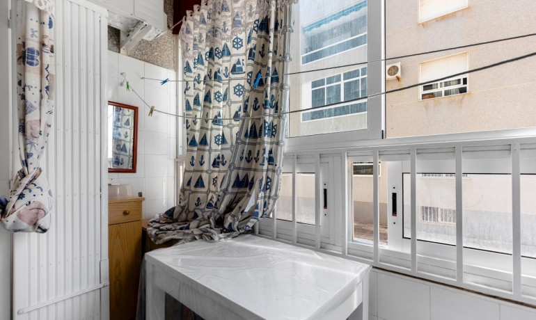 Venta - Apartamento / piso -
Torrevieja - Centro - Muelle Pesquero