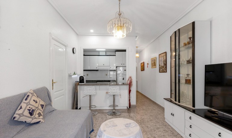 Venta - Apartamento / piso -
Torrevieja - Centro - Muelle Pesquero