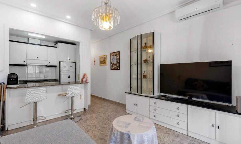 Venta - Apartamento / piso -
Torrevieja - Centro - Muelle Pesquero